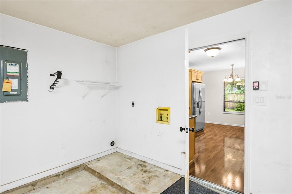 Activo con contrato: $270,000 (3 camas, 2 baños, 1361 Pies cuadrados)