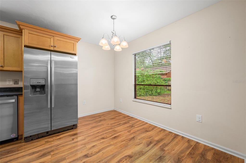 Activo con contrato: $270,000 (3 camas, 2 baños, 1361 Pies cuadrados)