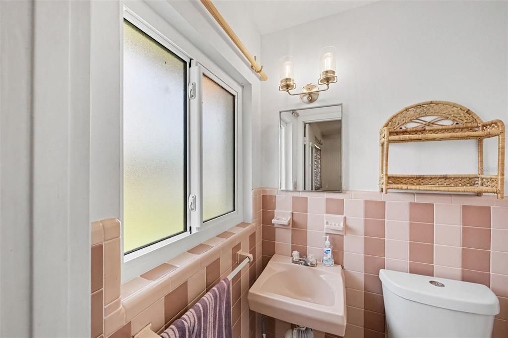 На продажу: $279,000 (3 спален, 2 ванн, 1144 Квадратных фут)