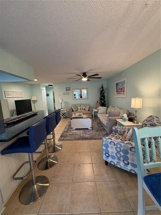 En Venta: $275,000 (2 camas, 2 baños, 910 Pies cuadrados)