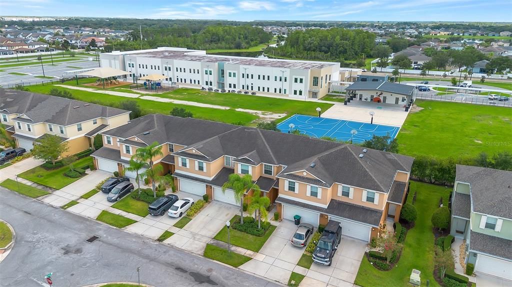 На продажу: $399,000 (4 спален, 2 ванн, 2250 Квадратных фут)