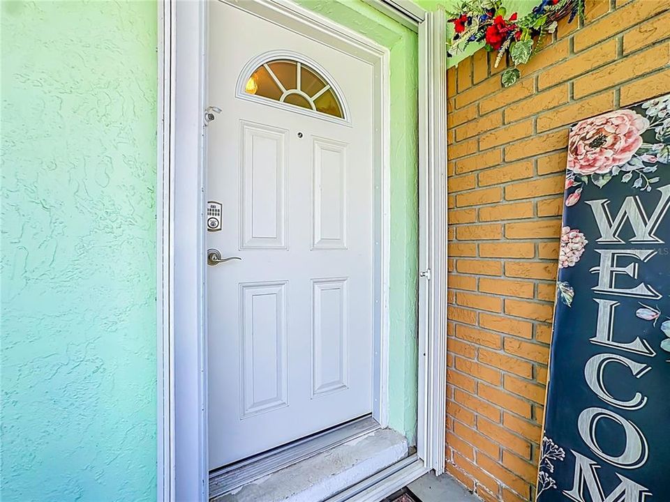 На продажу: $375,000 (2 спален, 2 ванн, 1123 Квадратных фут)