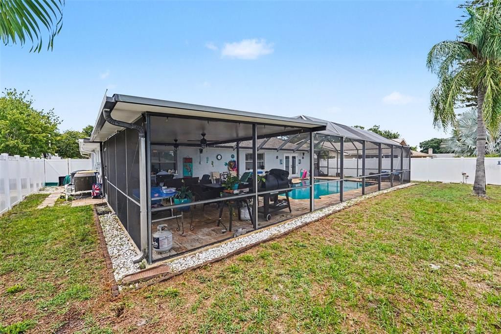 En Venta: $565,000 (3 camas, 2 baños, 1605 Pies cuadrados)