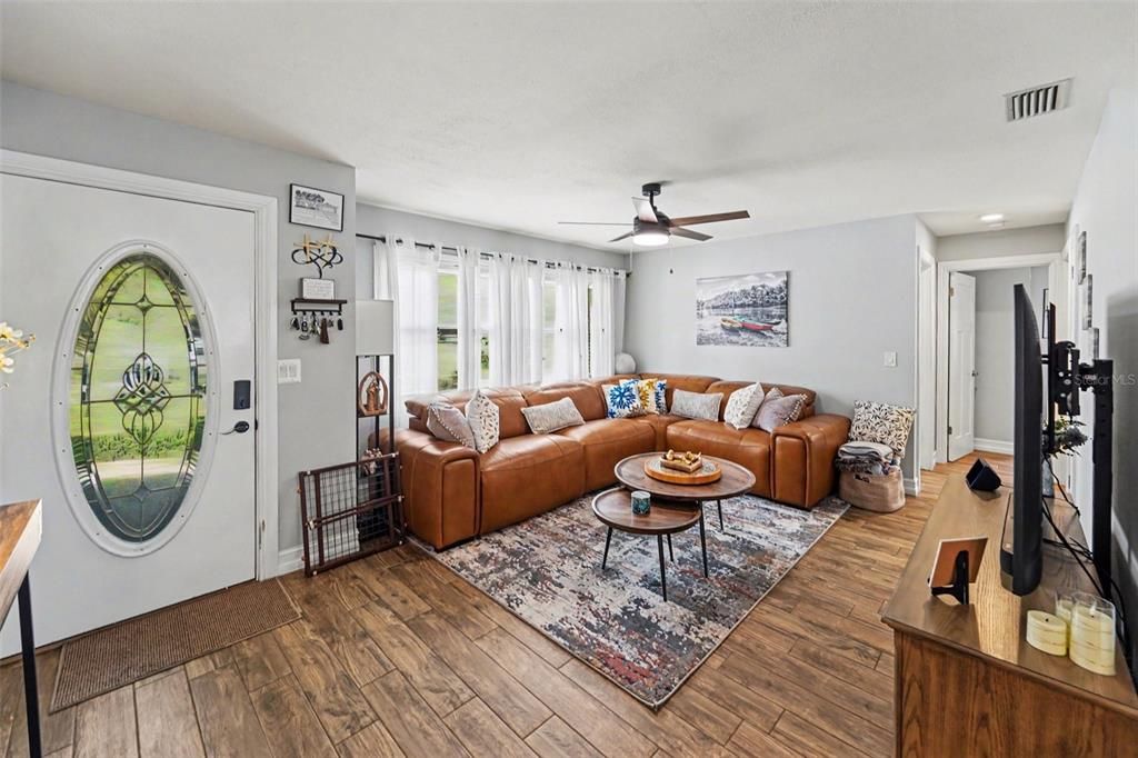 En Venta: $565,000 (3 camas, 2 baños, 1605 Pies cuadrados)
