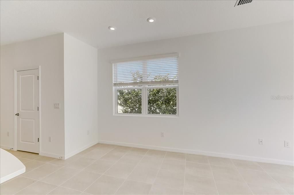 В аренду: $2,300 (3 спален, 2 ванн, 1553 Квадратных фут)