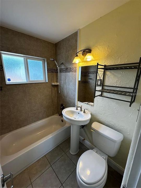 В аренду: $2,450 (3 спален, 2 ванн, 894 Квадратных фут)