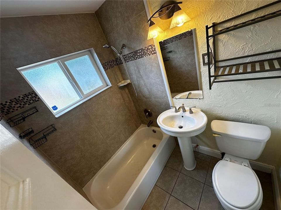 В аренду: $2,450 (3 спален, 2 ванн, 894 Квадратных фут)