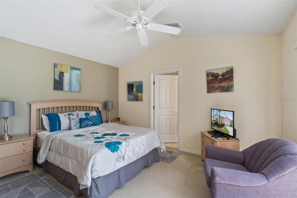 En Venta: $374,999 (4 camas, 3 baños, 1731 Pies cuadrados)