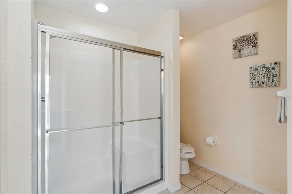 En Venta: $374,999 (4 camas, 3 baños, 1731 Pies cuadrados)