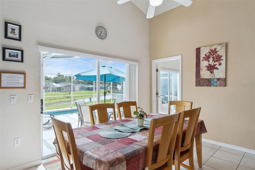 En Venta: $374,999 (4 camas, 3 baños, 1731 Pies cuadrados)
