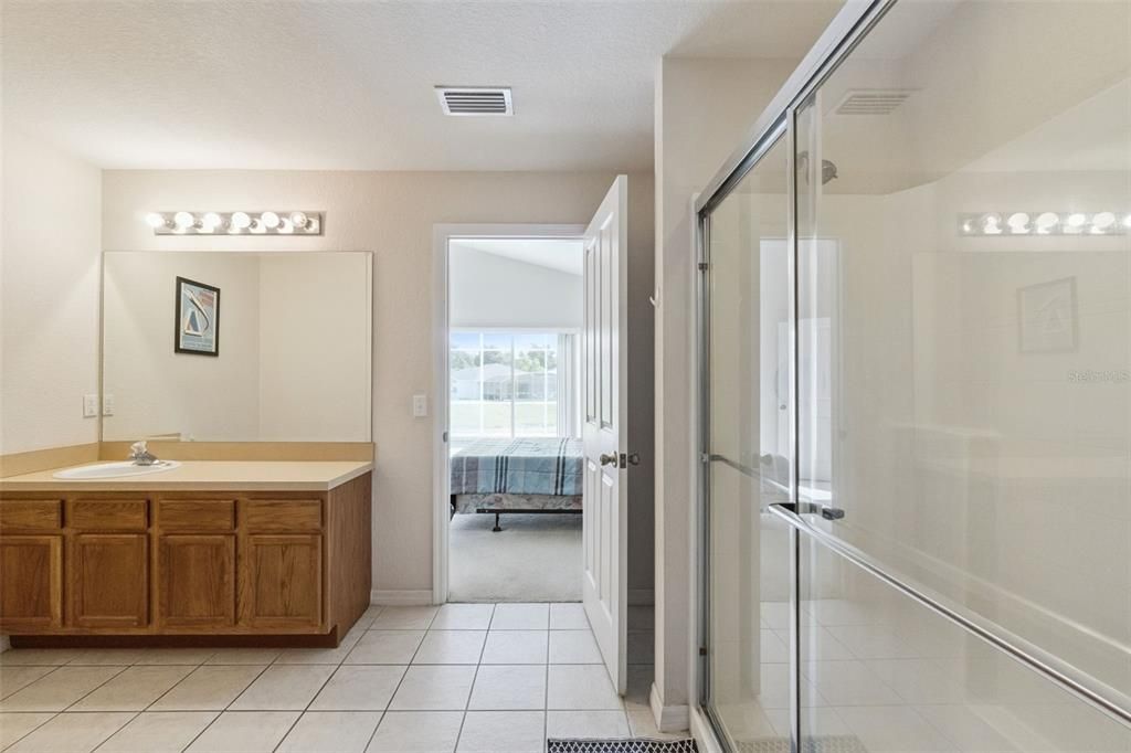 En Venta: $374,999 (4 camas, 3 baños, 1731 Pies cuadrados)