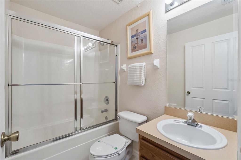 En Venta: $374,999 (4 camas, 3 baños, 1731 Pies cuadrados)