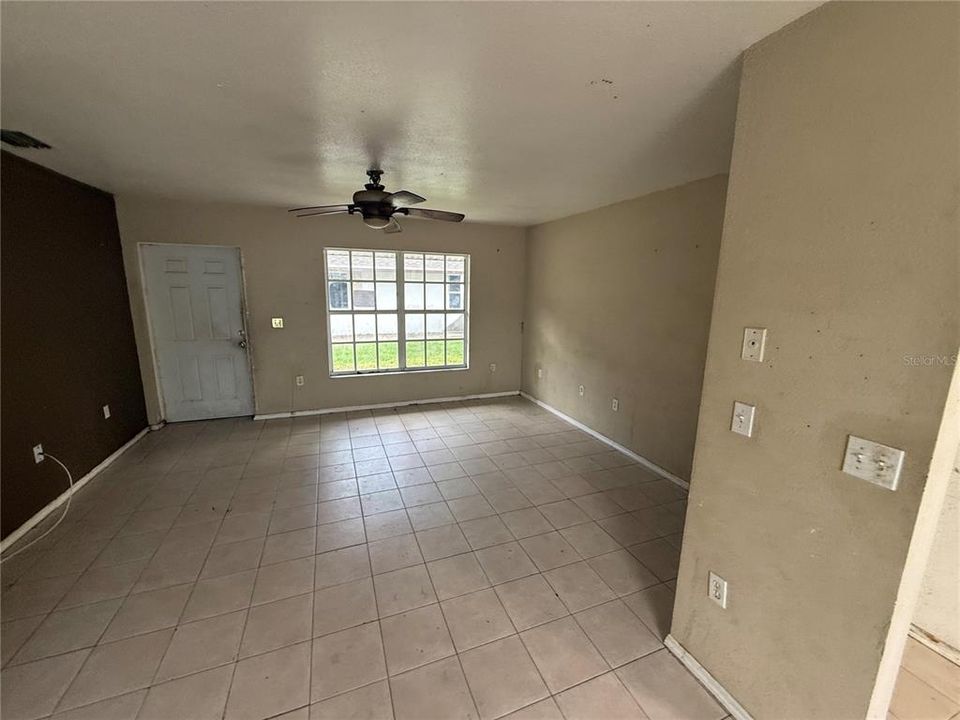 En Venta: $167,000 (3 camas, 2 baños, 1609 Pies cuadrados)