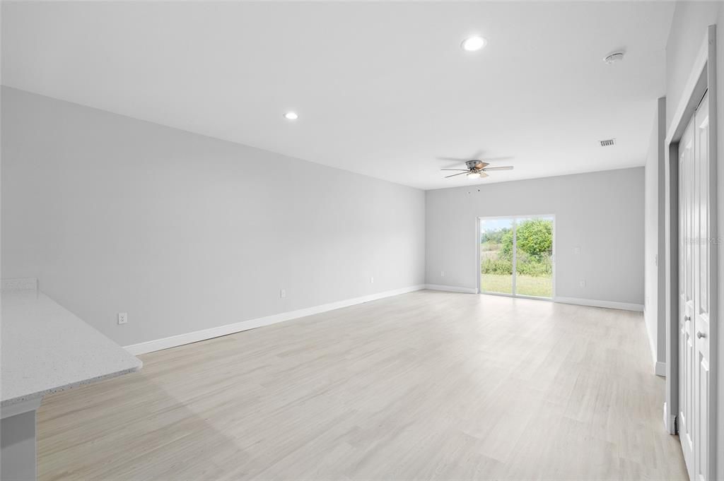 В аренду: $1,590 (3 спален, 2 ванн, 1379 Квадратных фут)