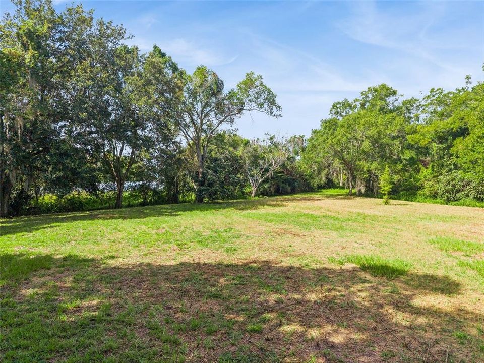 На продажу: $275,000 (3.35 acres)