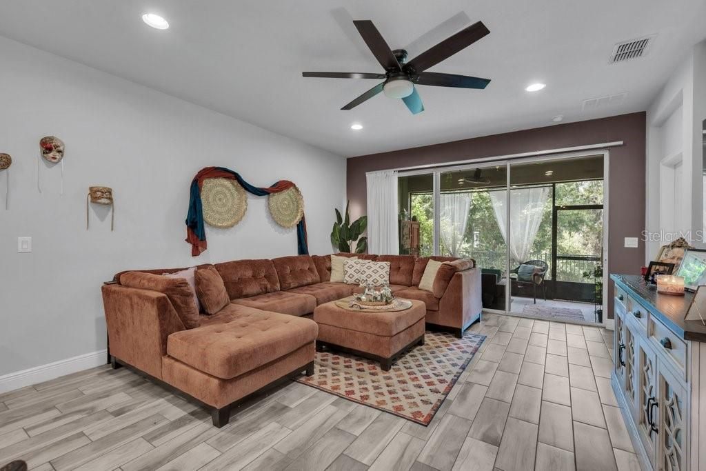 En Venta: $379,000 (2 camas, 2 baños, 1658 Pies cuadrados)