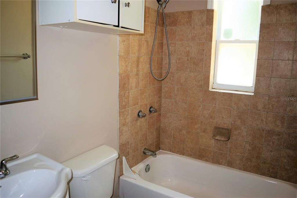 В аренду: $1,550 (2 спален, 1 ванн, 720 Квадратных фут)