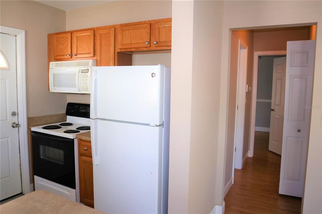 В аренду: $1,550 (2 спален, 1 ванн, 720 Квадратных фут)