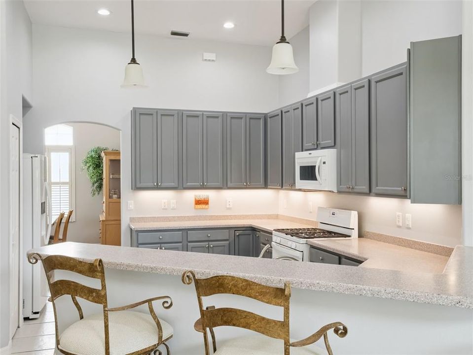 На продажу: $395,000 (3 спален, 2 ванн, 2190 Квадратных фут)