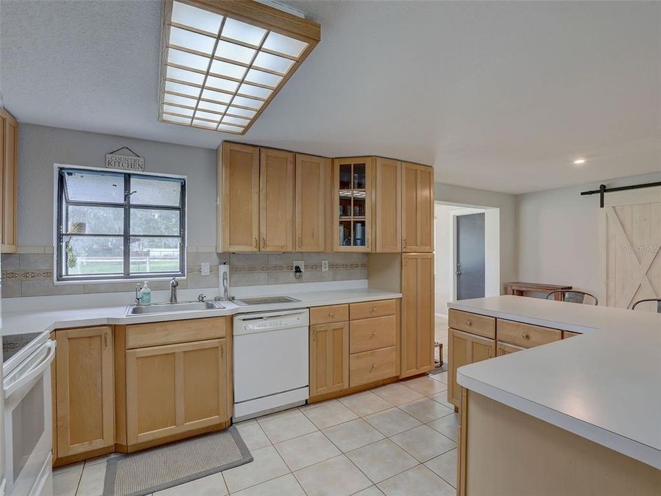 Active With Contract: $599,000 (4 beds, 2 baths, 1578 Square Feet)