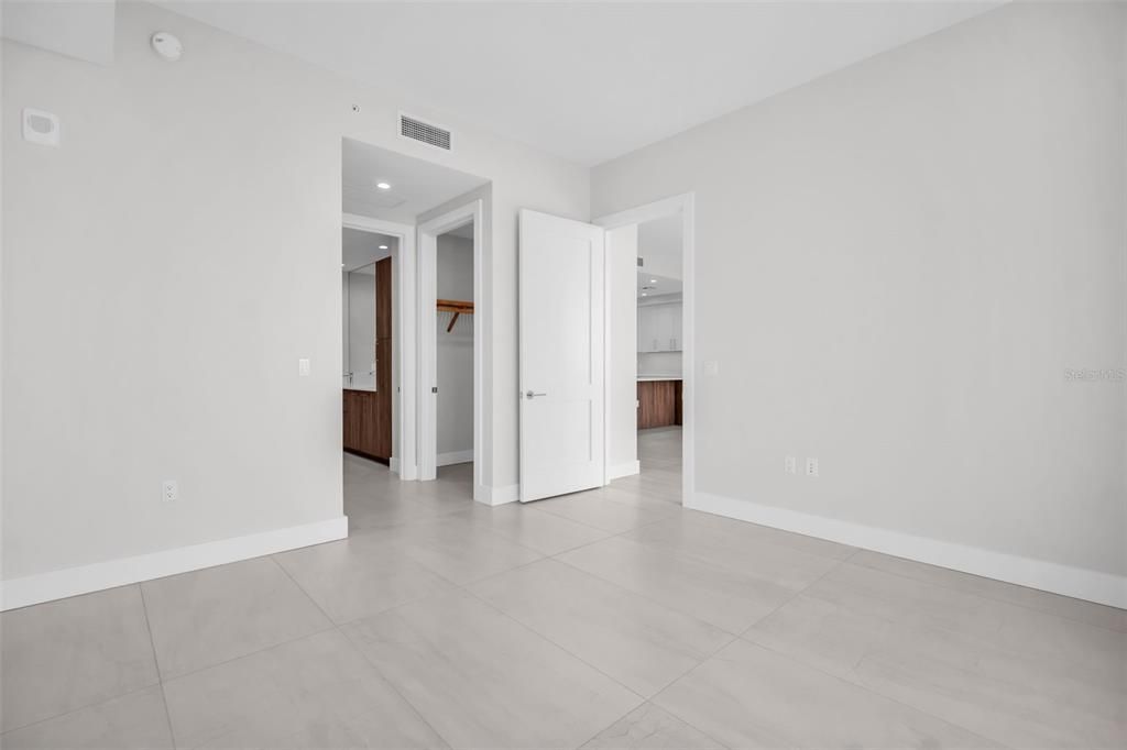 For Rent: $6,100 (2 beds, 2 baths, 1339 Square Feet)