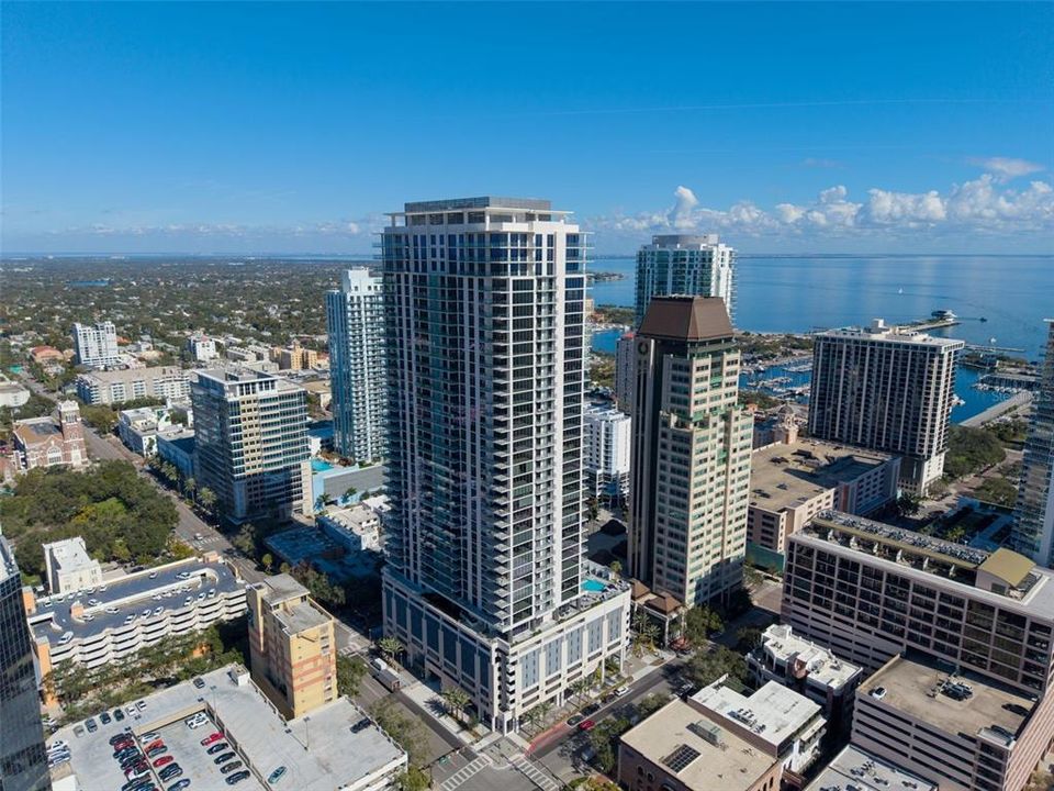 For Rent: $6,100 (2 beds, 2 baths, 1339 Square Feet)