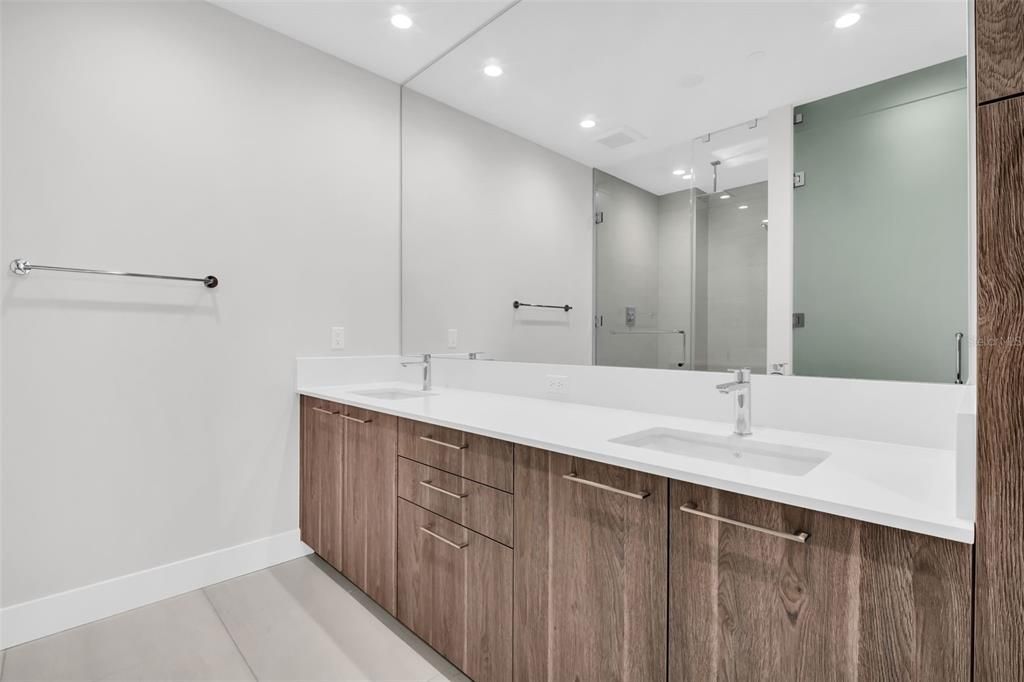 For Rent: $6,100 (2 beds, 2 baths, 1339 Square Feet)