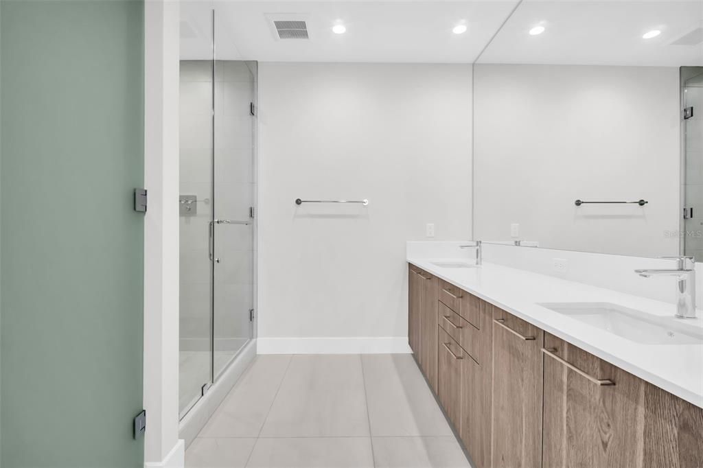 For Rent: $6,100 (2 beds, 2 baths, 1339 Square Feet)
