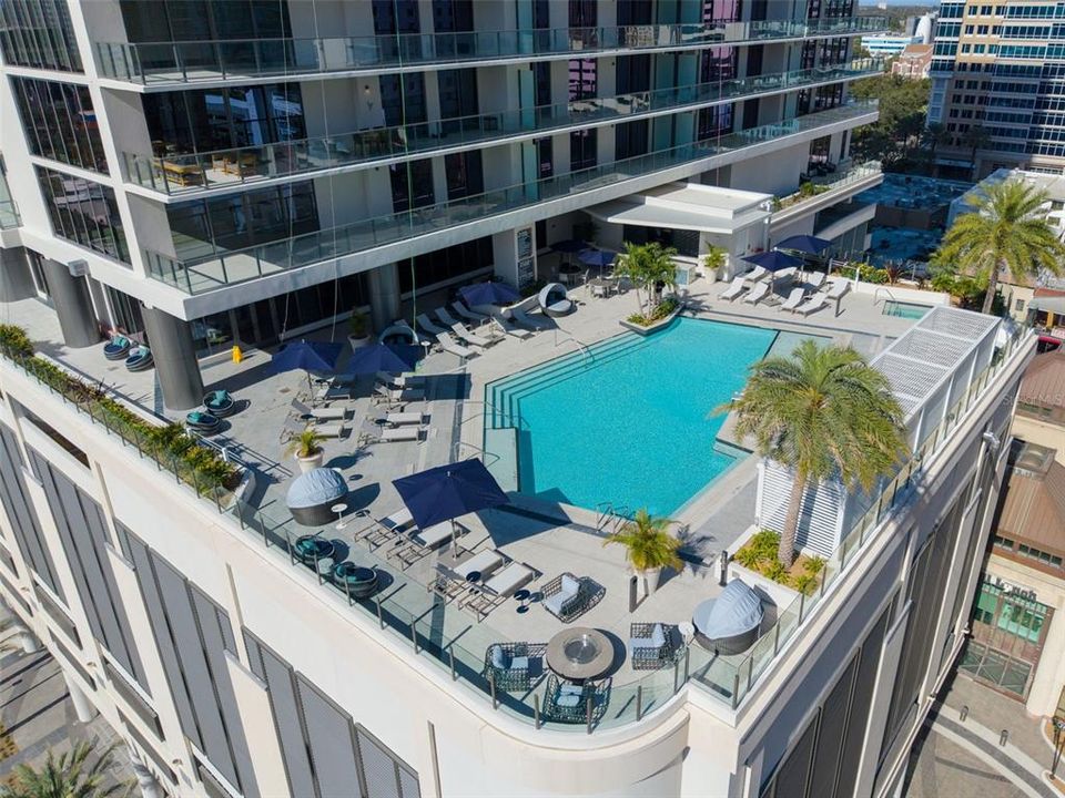 For Rent: $6,100 (2 beds, 2 baths, 1339 Square Feet)