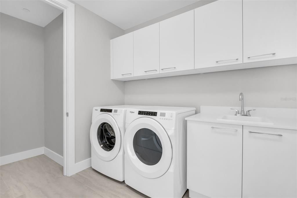 For Rent: $6,100 (2 beds, 2 baths, 1339 Square Feet)