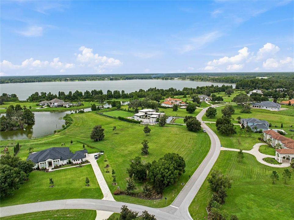 En Venta: $950,000 (2.05 acres)