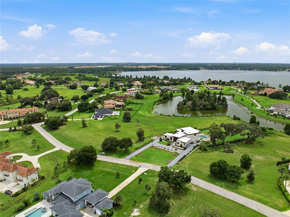 En Venta: $950,000 (2.05 acres)