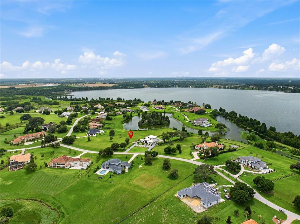 En Venta: $950,000 (2.05 acres)