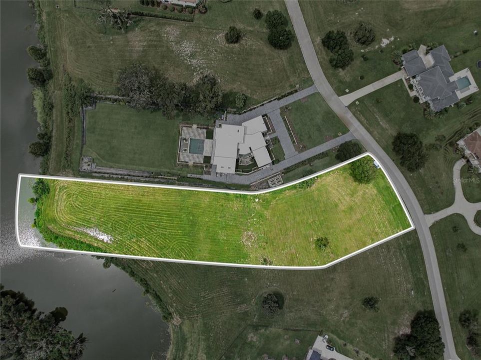 En Venta: $950,000 (2.05 acres)
