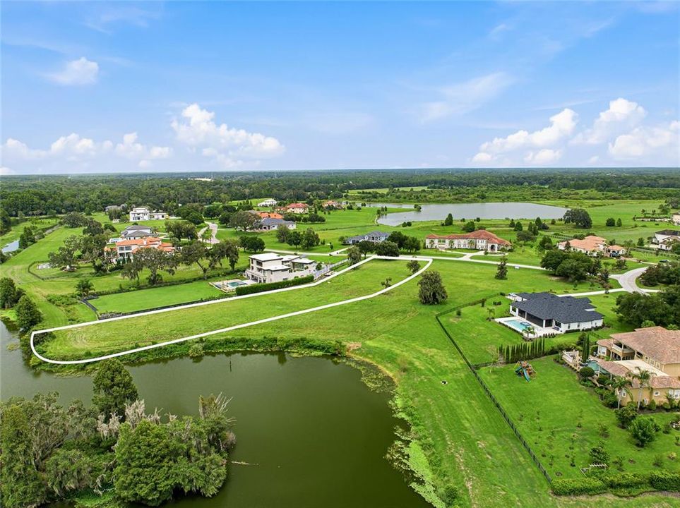 En Venta: $950,000 (2.05 acres)