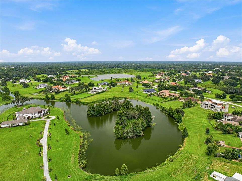En Venta: $950,000 (2.05 acres)