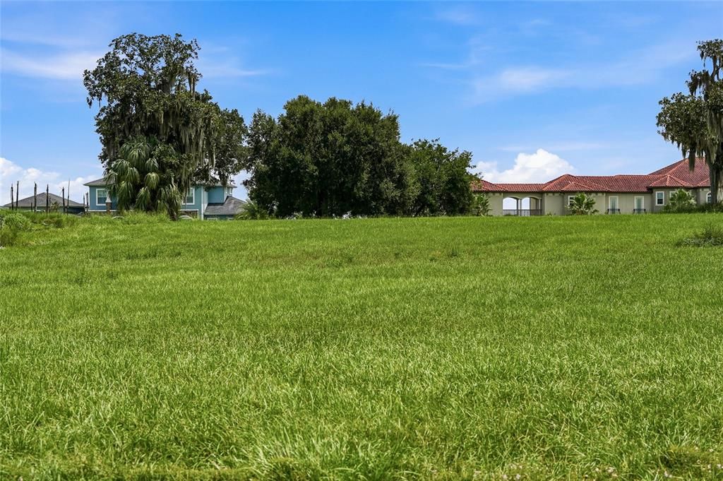 En Venta: $950,000 (2.05 acres)