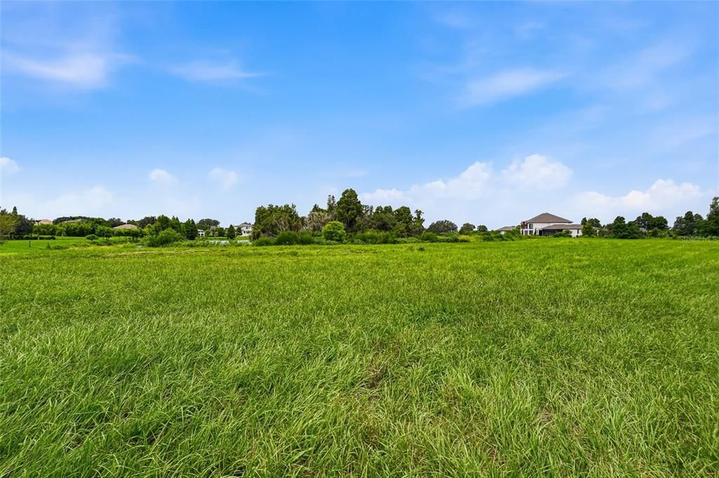 En Venta: $950,000 (2.05 acres)