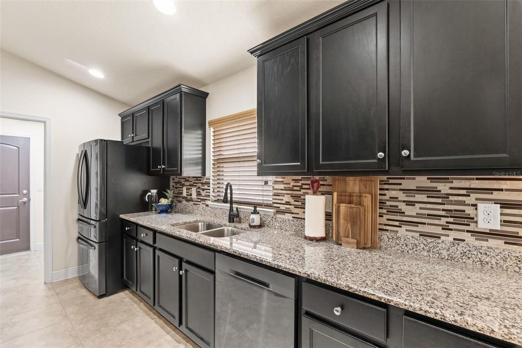 For Sale: $415,000 (3 beds, 2 baths, 1958 Square Feet)