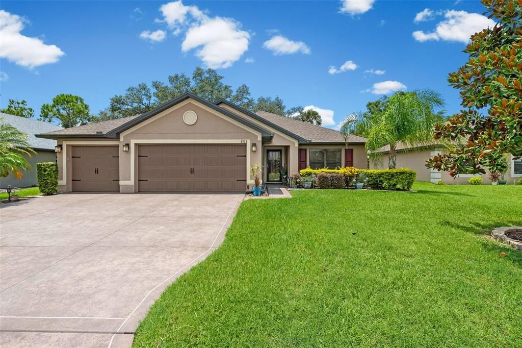 For Sale: $415,000 (3 beds, 2 baths, 1958 Square Feet)