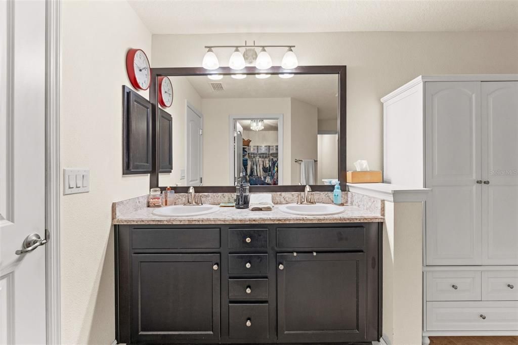 For Sale: $415,000 (3 beds, 2 baths, 1958 Square Feet)