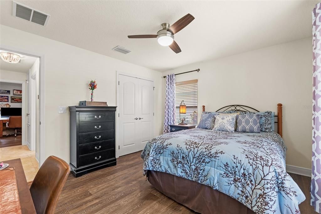 For Sale: $415,000 (3 beds, 2 baths, 1958 Square Feet)