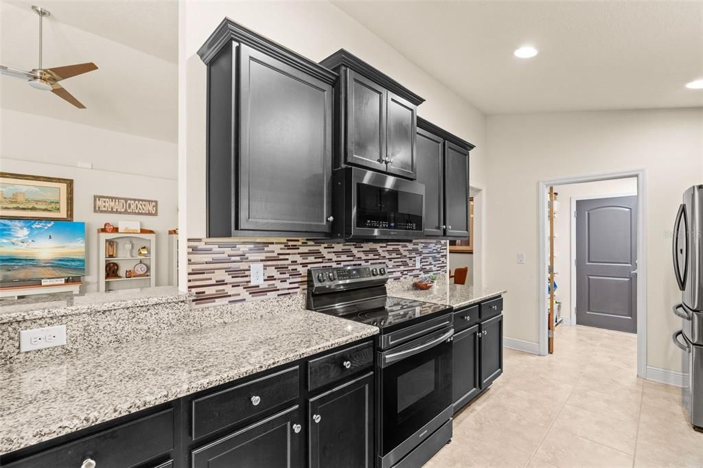 For Sale: $415,000 (3 beds, 2 baths, 1958 Square Feet)