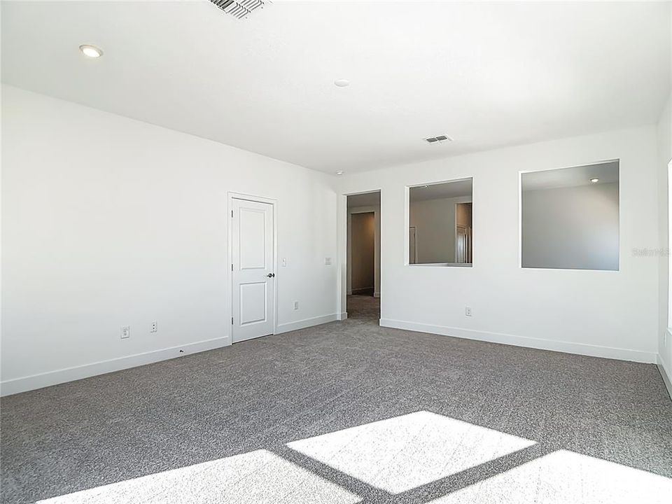 For Rent: $11,450 (5 beds, 4 baths, 3760 Square Feet)