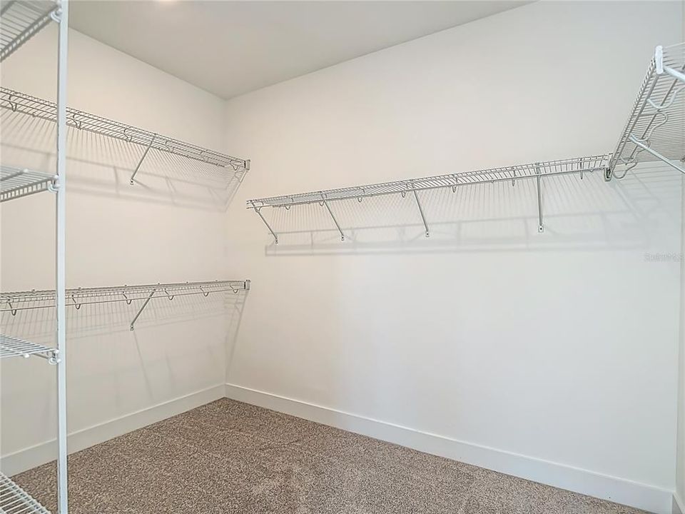 For Rent: $11,450 (5 beds, 4 baths, 3760 Square Feet)