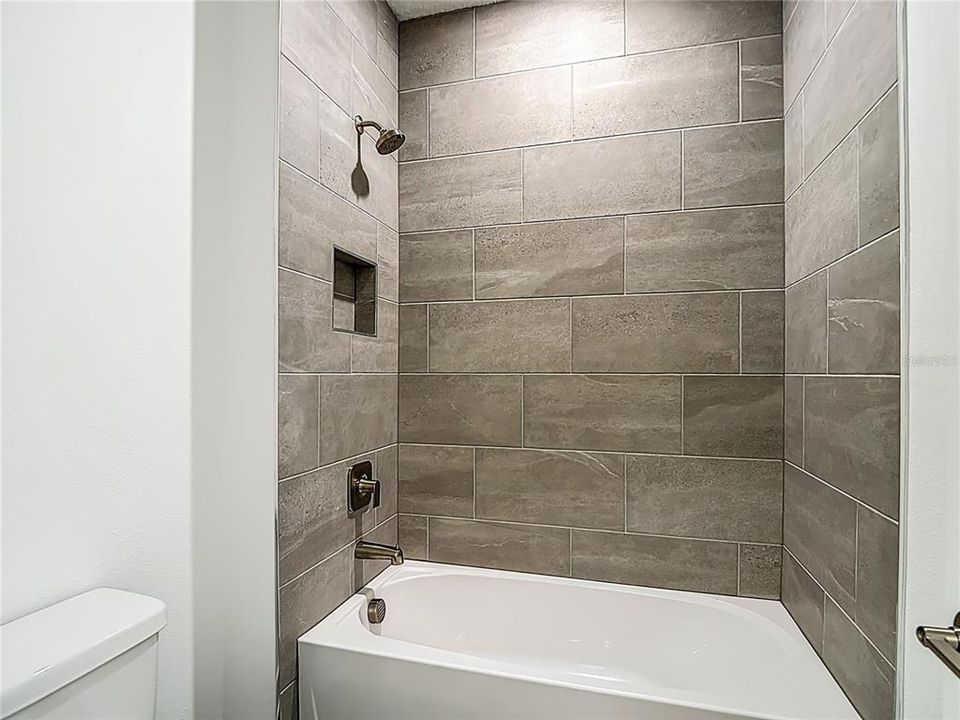 For Rent: $11,450 (5 beds, 4 baths, 3760 Square Feet)