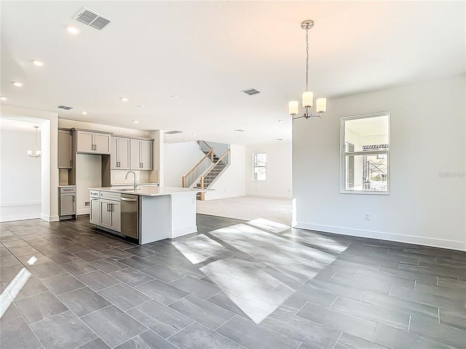 For Rent: $11,450 (5 beds, 4 baths, 3760 Square Feet)