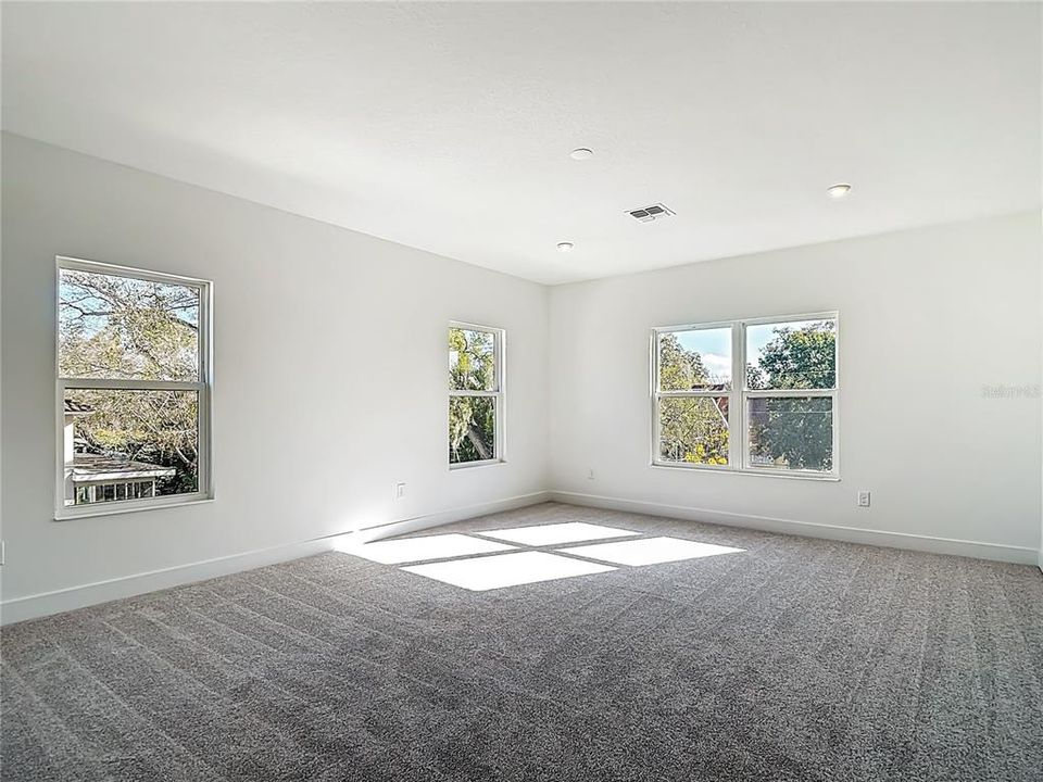 For Rent: $11,450 (5 beds, 4 baths, 3760 Square Feet)
