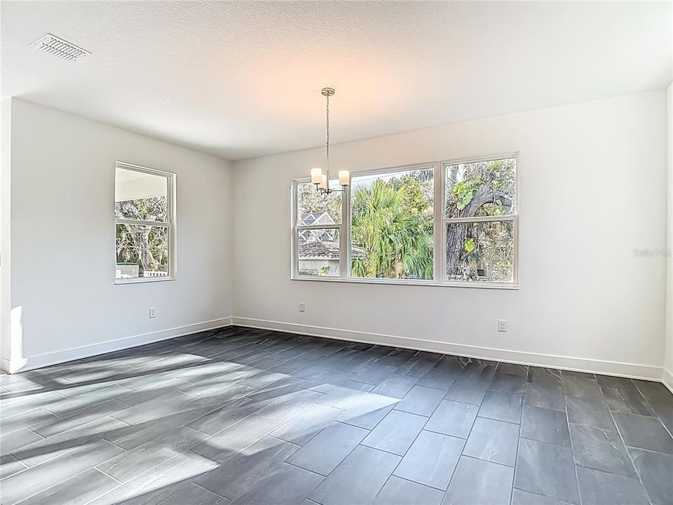 For Rent: $11,450 (5 beds, 4 baths, 3760 Square Feet)