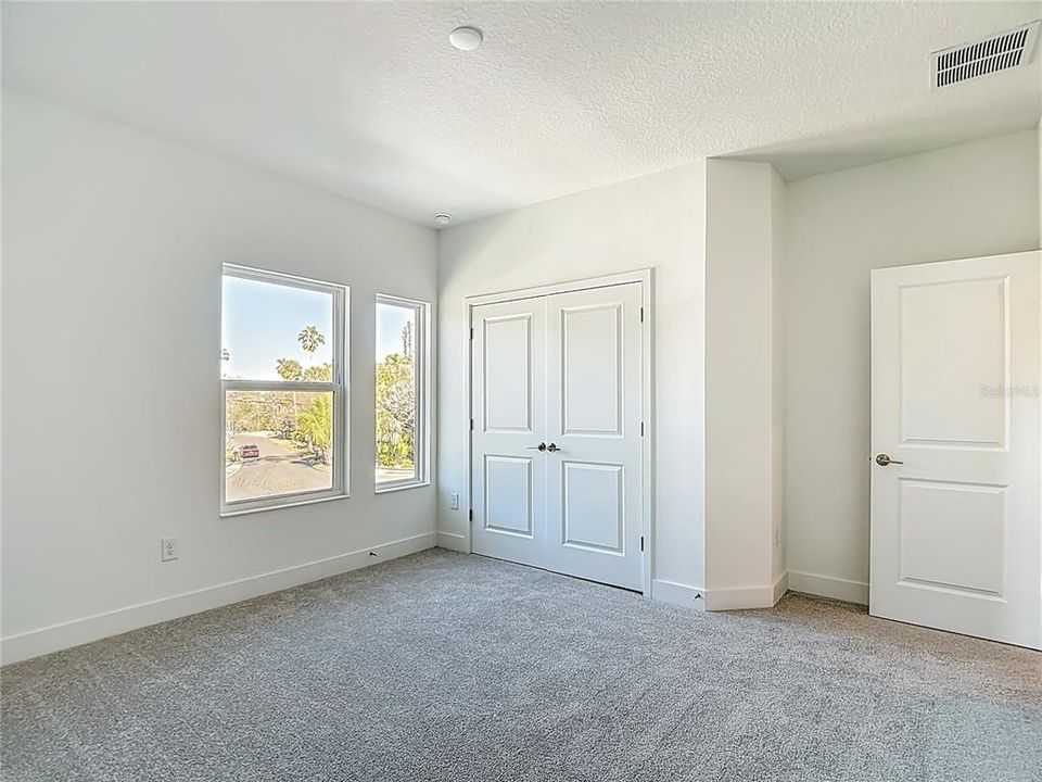 For Rent: $11,450 (5 beds, 4 baths, 3760 Square Feet)